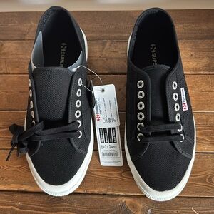 Superga Cotu Classic 2750 sneakers. Brand new. Size USA 9. Euro 40.